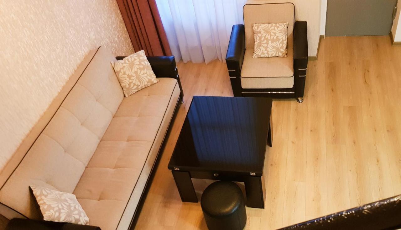 Bright And Cozy Apartment On Aghmashenebeli Avenue Tbilisi Exteriér fotografie