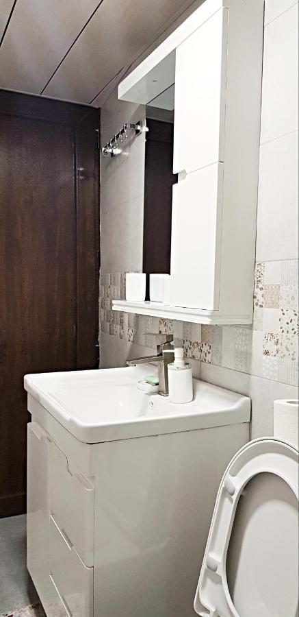 Bright And Cozy Apartment On Aghmashenebeli Avenue Tbilisi Exteriér fotografie